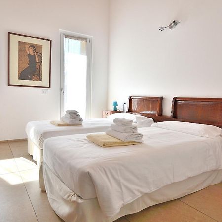 South Apartment With Pool Torri Del Benaco Esterno foto